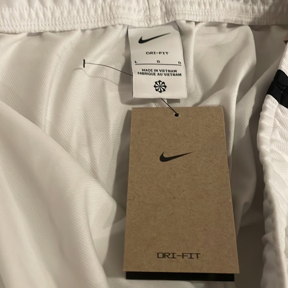 Nike Standard Fit Size L White Dri-Fit Shorts with Black and Gray Trim NWT - Picture 4 of 8